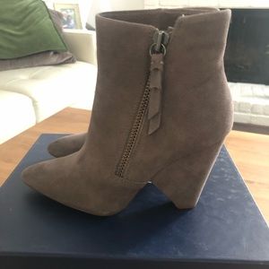 New Splendid gray suede booties